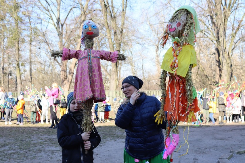 Palenie Marzanny w Szkole Podstawowej nr 2 w Obornikach [ZDJĘCIA]