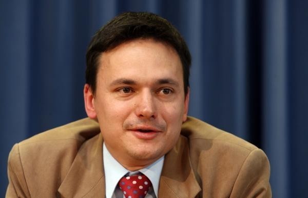 Nowy minister spraw wewnętrznych Jacek Cichocki zaoszczędził...
