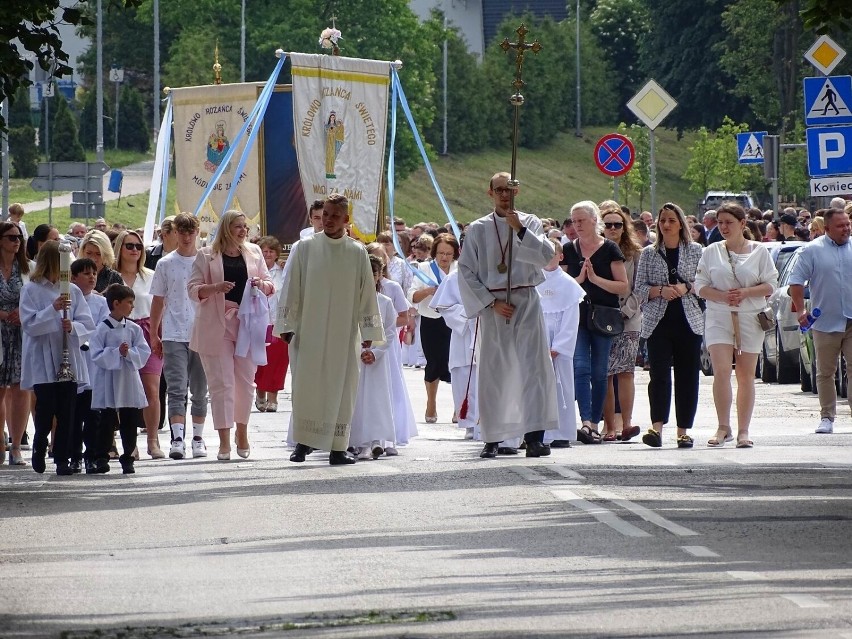 Boże Ciało w Chełmnie - procesja przeszła z kościoła...