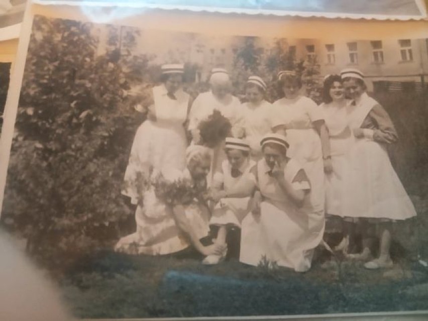 Wieluńskie pielęgniarki na archiwalnych zdjęciach ze zbiorów Apolonii Mech