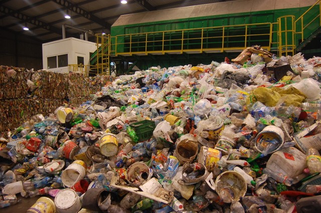 Śmieci Lębork. Są problemy z nową ustawa śmieciową