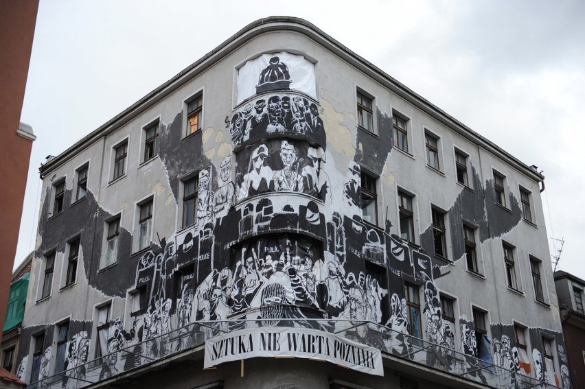 Mural na ścianach skłotu w Poznaniu