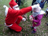 Mikołaj w szkole w Kobylance. To była prawdziwa radość! Ponad 40 dzieci dostało paczki
