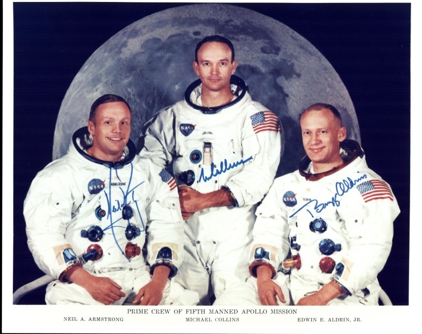 Członkowie misji (od lewej): Neil Armstrong, Michael...
