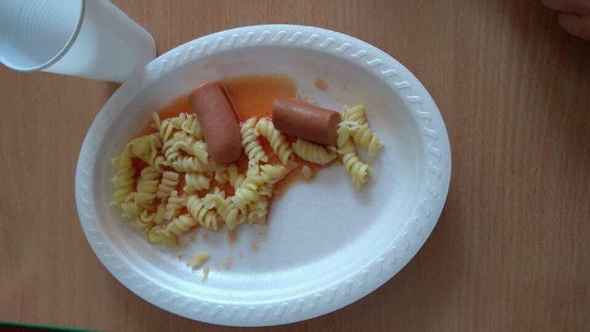 Zamieszanie wokół jedzenia w przedszkolach. Rodzice skarżą się na posiłki, jakie dostają dzieci. JEST STANOWISKO WŁADZ
