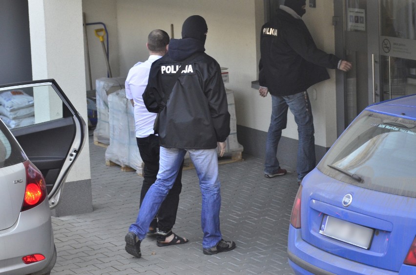 Nożownik z Poznania przesłuchiwany przez prokuratora