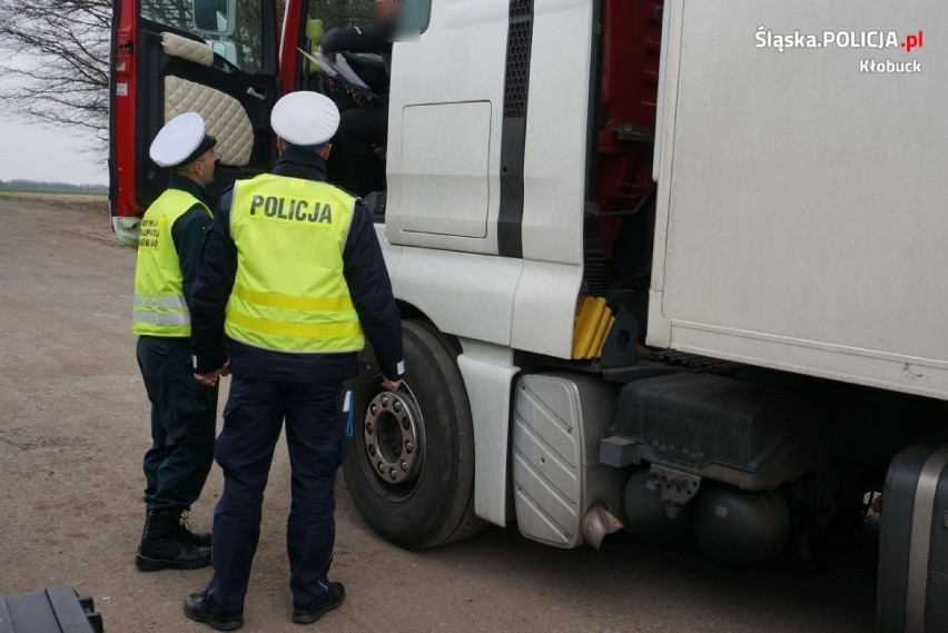 Policja Kłobuck. Szukali "kopcących" samochodów