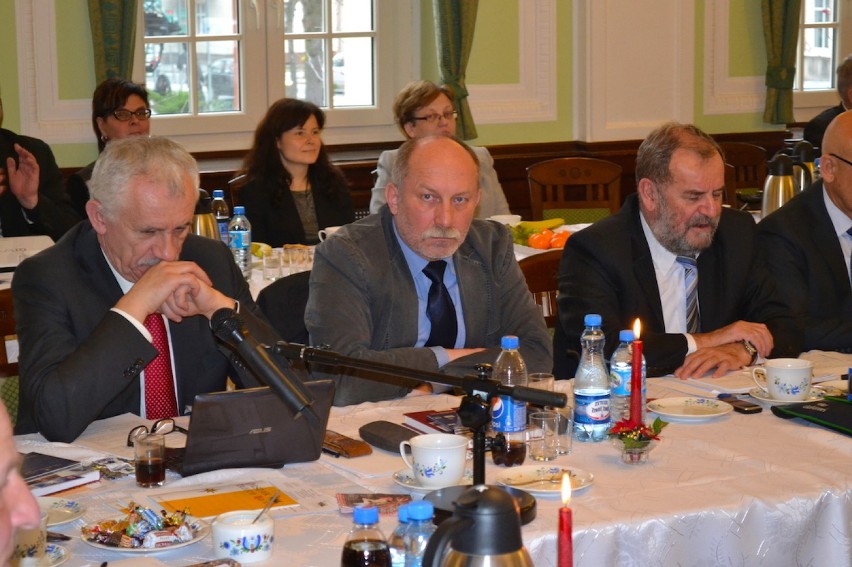 Rada Powiatu Wejherowskiego, budżet na 2015 rok