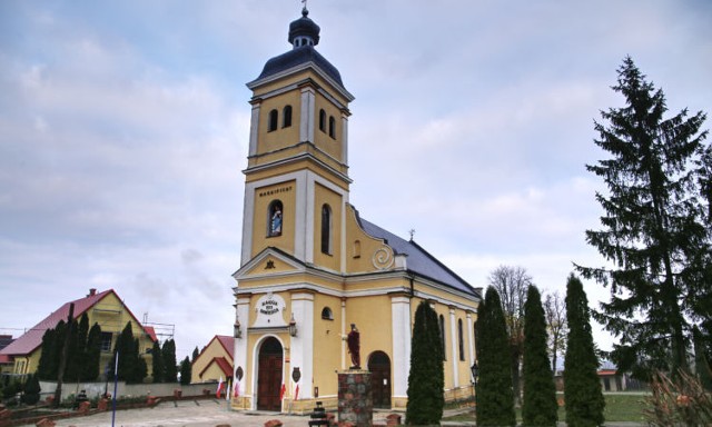 Parafia pw. NMP Wspomożycielki Wiernych w Szamocinie została erygowana 1 grudnia 1922 roku. Jubileusz obchodzony będzie 30 kwietnia.