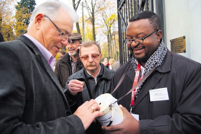 Wśród kwestujących był m.in. łódzki poseł John Godson.