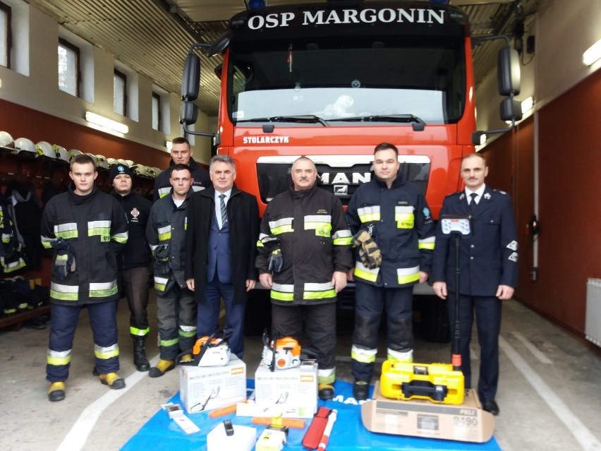 OSP w powiecie chodzieskim dostały nowy sprzęt. Będą jeszcze skuteczniejsze! (FOTO)