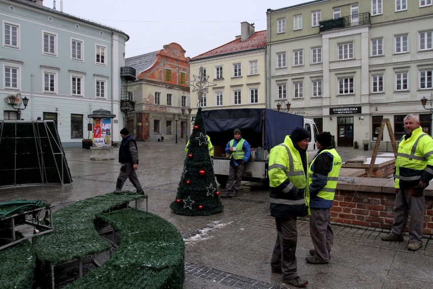 W Rynku Trybunalskim w Piotrkowie w środę, 4 grudnia,...