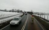Zderzenie trzech samochodów ciężarowych na DK 25 pod Bydgoszczą. Kierowca jednego tira został ranny