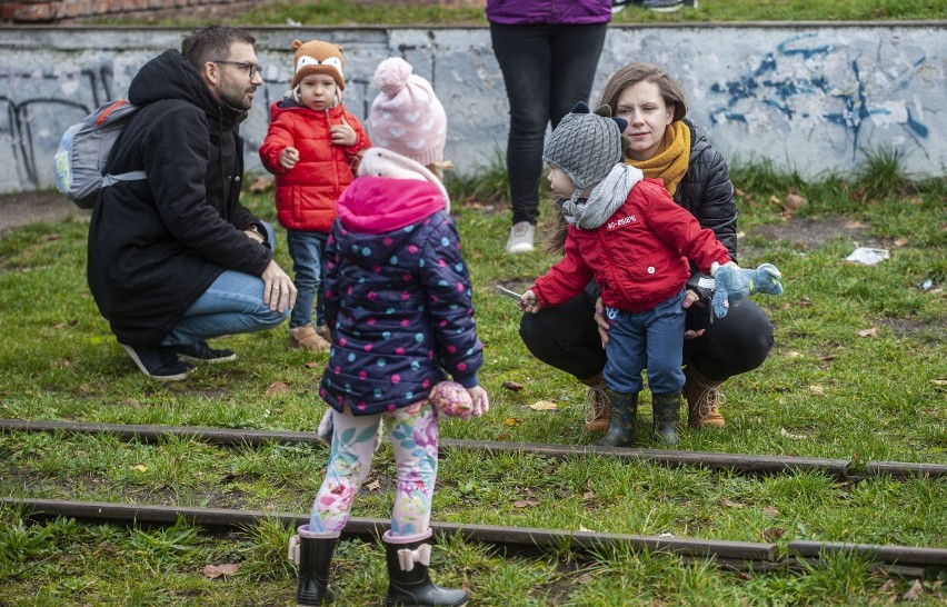 Pociąg był prowadzony parowozem Px48 3901. Parowóz pojechał...