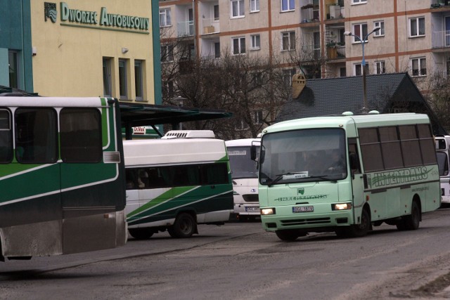 Od 1 kwietnia Intertrans PKS zawiesza kolejne kursy. W sumie od stycznia tego roku zlikwidowano już 11 połączeń. Jak tłumaczy spółka Intertrans PKS nierentowne kursy dotyczą już wszystkich gmin, bo spada liczba pasażerów.

Od 1 kwietnia z rozkładu jazdy wypadną:   
1. Głogów- Przemków p. Radwanice o godz. 07.35
2. Głogów- Polkowice p. Grębocice,Grodowiec o godz. 07.50
3. Przemków- Głogów p. Krępę, Jerzmanową o godz. 08.30

Wcześniej, od 11 lutego zlikwidowano kursy:
godz.7.35 Kotla – Głogów
godz. 8.18 Głogów – Kotla
godz. 18.10 Głogów – Szlichtyngowa
godz.18.45 Szlichtyngowa – Głogów
godz.19.20 Głogów – Krzydłowice
godz. 20.05 Krzydłowice – Głogów 
Od 17 lutego spółka zawiesiła już kursy:
godz. 10.30 Głogów – Wałbrzych
godz. 17.30 Wałbrzych – Głogów
a od 1 marca trzy kolejne: 
1. Przemków Huta- Przemków o godz. 07.35
2. Szklarki- Piotrowice-Przemków Huta-Przemków o godz. 07.40
3. Przemków Huta- Przemków o godz. 07.42