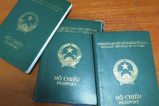 Paszporty trzech zatrzymanych obywateli Wietnamu