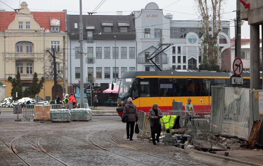 Testowy przejazd tramwaju po zmodernizowanym torowisku w...