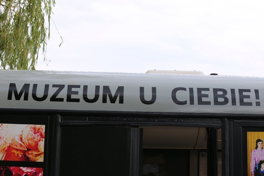 "Kolekcja Wizytująca", czyli autobus ze sztuką MOCAK-u,...
