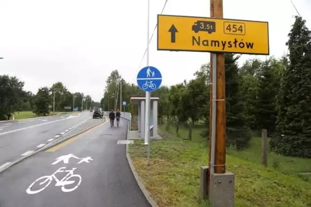 Rozbudowa drogi w Ładzy w 2020 r. była kontynuacją kompleksowej modernizacji drogi wojewódzkiej 454 Opole - Namysłów. Dotychczas przebudowano między innymi odcinki w Kup, Krzywej Górze, Pokoju, Jastrzębiu, powstała nowa obwodnica Czarnowąsów.