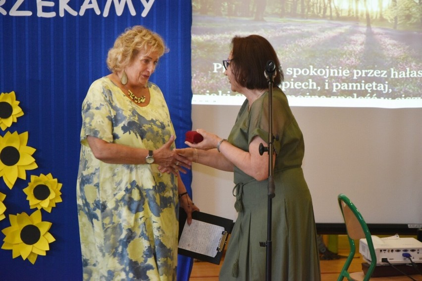 Medal Starosty dla wicedyrektor Powiatowego Centrum Edukacji