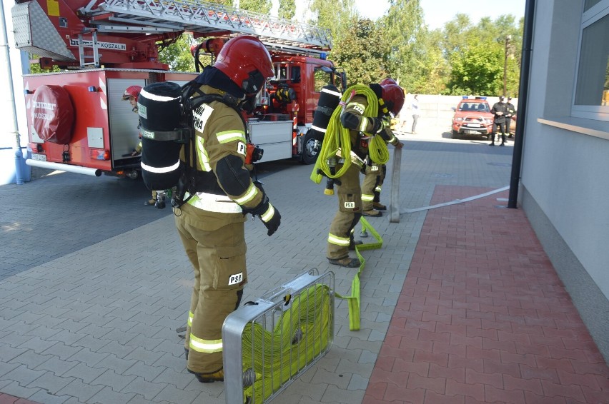 Ćwiczenia strażaków w firmie RAWAG w Rawiczu