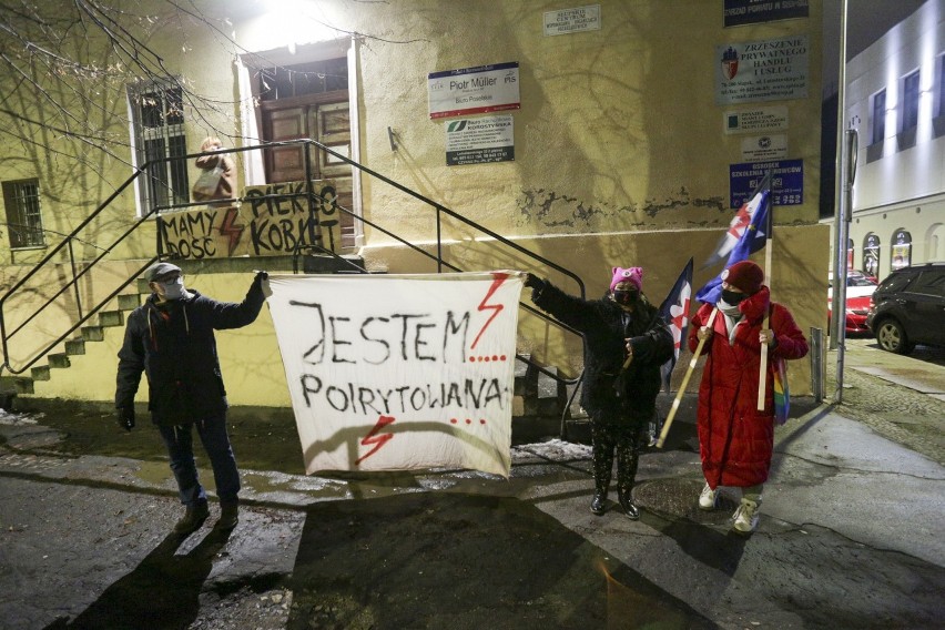 Strajk Kobiet w Słupsku. Efekt opublikowania przez Trybunał Konstytucyjny uzasadnienia do październikowego wyroku w sprawie aborcji