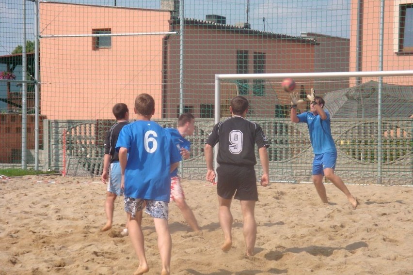 Turniej piłki nożnej plażowej w Racocie - zagrało 5 drużyn