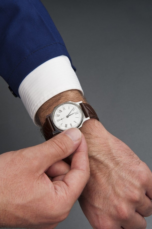 Zegarek

W poszukiwaniu prezentu dla dziadka warto zastanowić się nad czymś przydatnym i eleganckim. Oba te atuty posiada zegarek na rękę. Można dobrać go zgodnie z upodobaniami koloru, czy kształtu. Nie trudno go kupić, dostępne w każdej cenie. 

Zobacz także: Warszawskie zdjęcie roku 2012