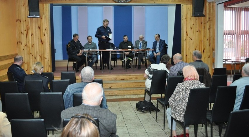 Policja w Starogardzie na debatach z mieszkańcami