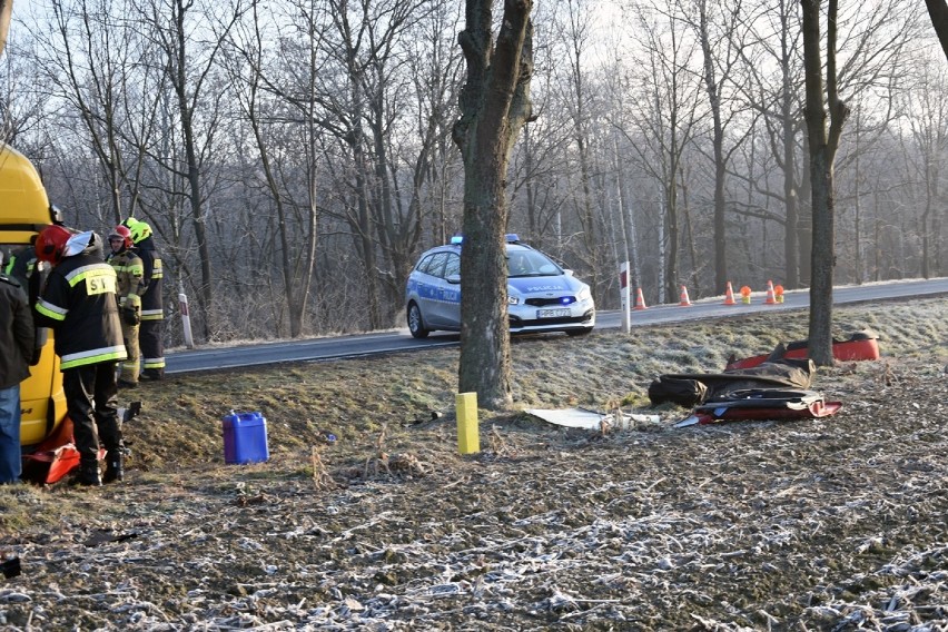 Dolny Śląsk. Śmiertelny wypadek w Kawicach. Dwie osoby nie żyją! [ZDJĘCIA]