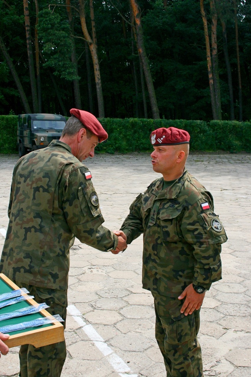 Sznury wyróżniające dla żołnierzy XI zmiany Polskiego Kontyngentu Wojskowego  w Afganistanie