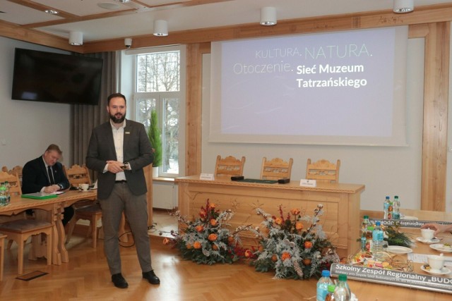 - Porozumienie dotyczy szerokiego wachlarza wspólnych działań ukierunkowanego na mieszkańców powiatu tatrzańskiego – mówi Michał Murzyn, dyrektor Muzeum Tatrzańskiego