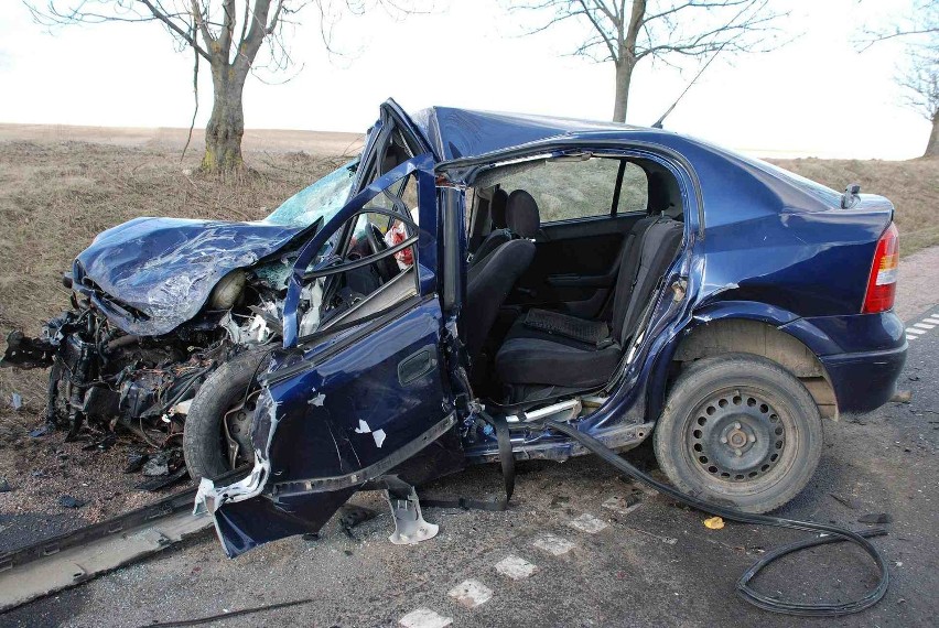 Chrząstowo. Wypadek na krajowej 22. Zginęła młoda kobieta