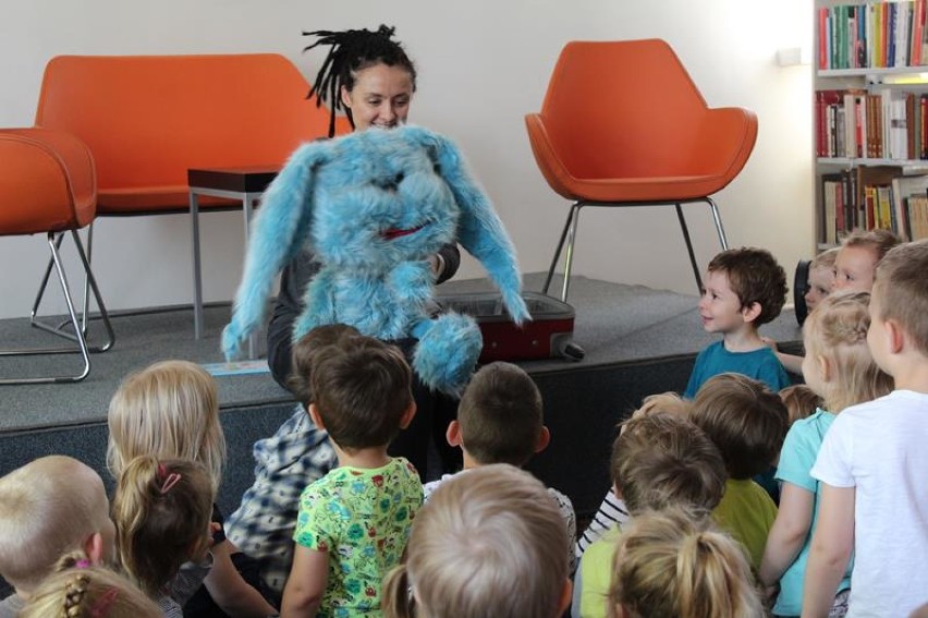 Pastelek spotkał się z przedszkolakami w bibliotece