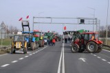 Rolnicy protestują pod Koninem. Drogi zablokowane są w kilku miejscach [FOTO]