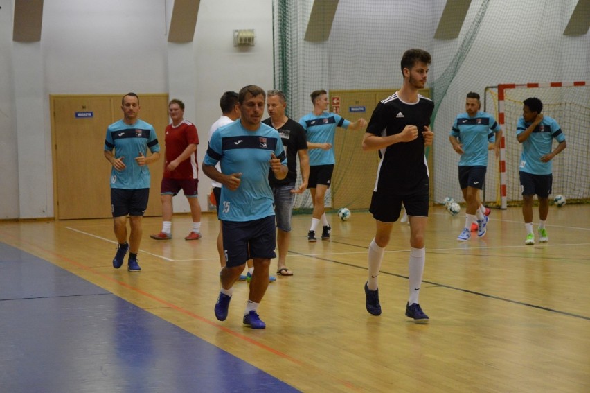 Futsal. LSSS Team Lębork zbroi się na ekstraklasę. Sprowadzili Brazylijczyka i Hiszpana. Wywiad z trenerem Wojciechem Piętą