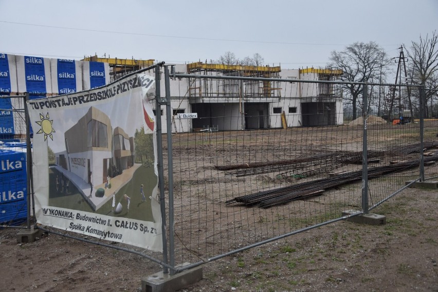 Budowa przedszkola w Glinnie - zdjęcia z 20 kwietnia 2022...