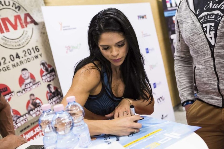 Gwiazdą poprzednich targów FIWE była Michelle Lewin.