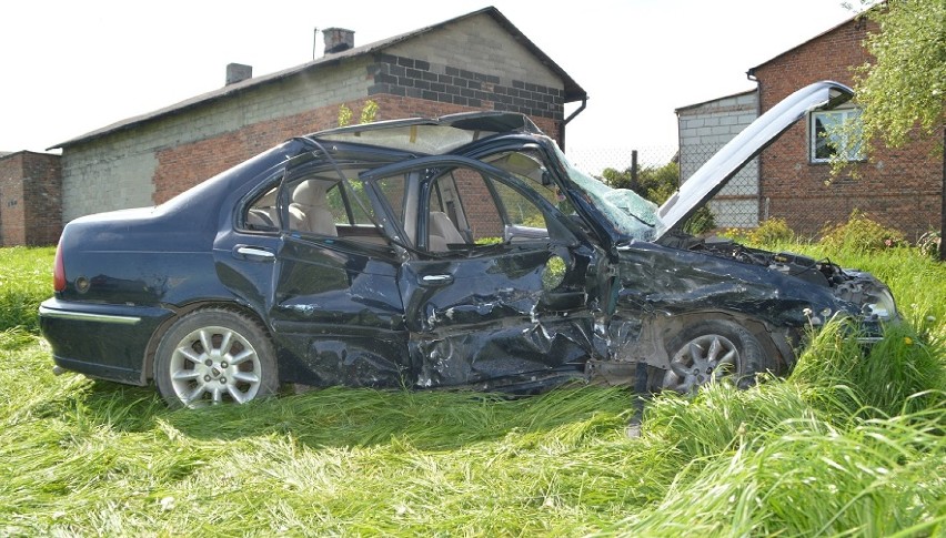 Gmina Radomsko: Wypadek w Okrajszowie. 2 osoby trafiły do szpitala