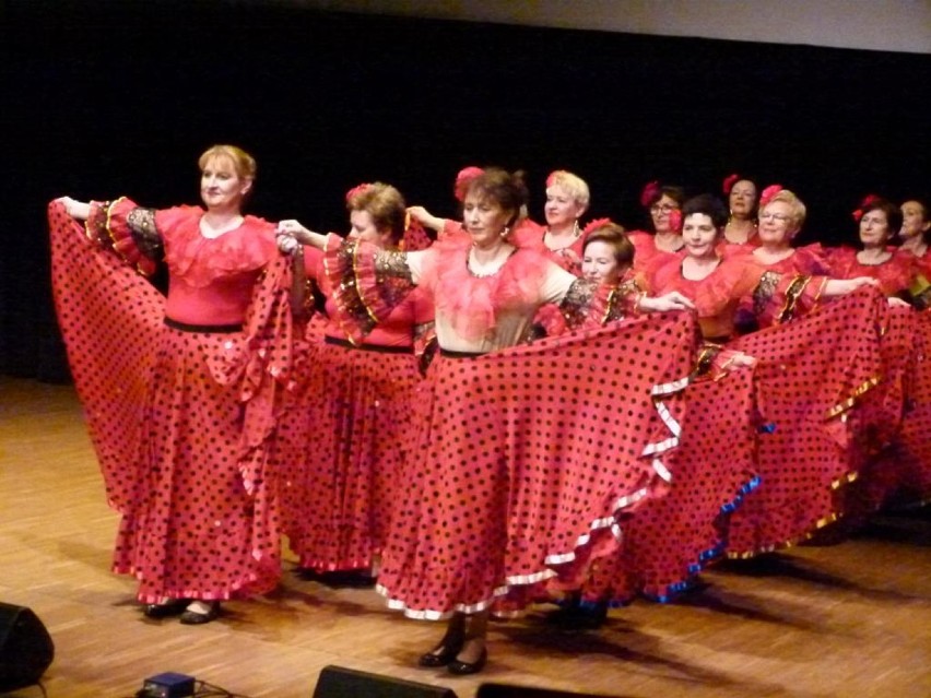 Ladies Dance i przyjaciele na Dzień Kobiet w zduńskowolskim Ratuszu
