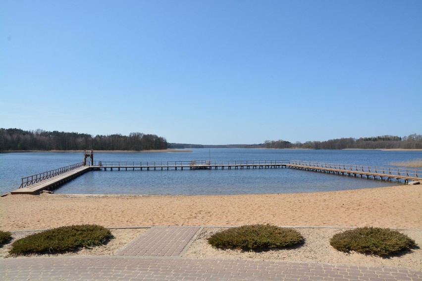 Promenada wokół jeziora, molo, plaża, Plac Przyjaźni i...