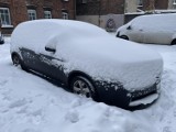 Opady śniegu w Śląskiem - to był niemal armagedon! Śnieżyce, białe drogi, chodniki zasypane... - ZDJĘCIA. Sporo interwencji straży!