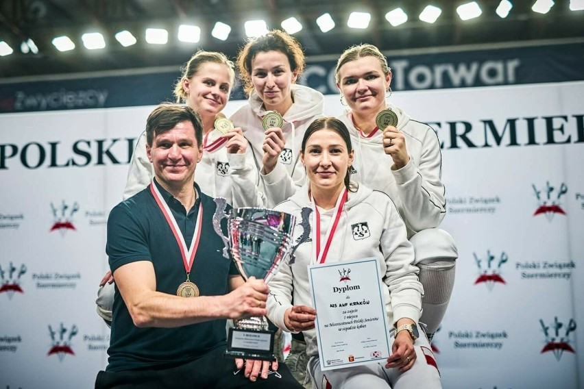Podwójne szczęście AZS AWF Kraków. Medale z szermierczych mistrzostw Polski