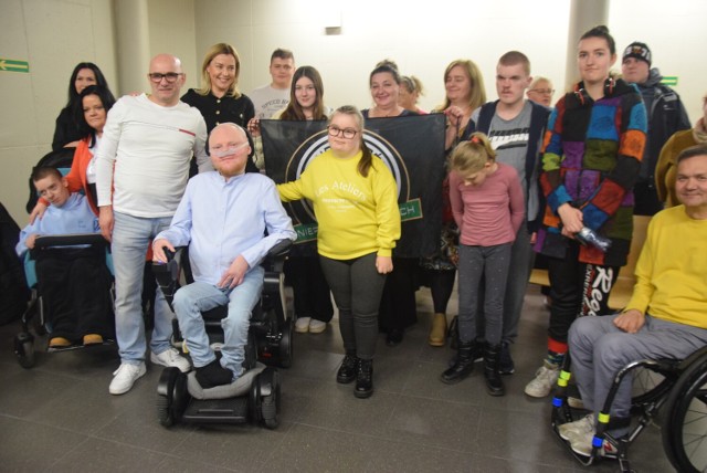 Łukasz Krasoń w Tychach. Spotkanie z niepełnosprawnymi i ich rodzinami w hali sportowej