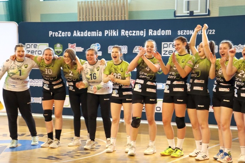 Sukces i euforia! Piłkarki ręczne APR Radom w najlepszej ósemce w Polsce. Kibicowałeś? Znajdź się na zdjęciach! 