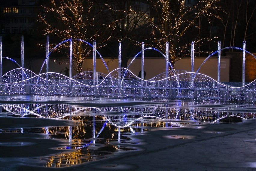 Wracają zimowe pokazy w Multimedialnym Parku Fontann. "Tysiące bajecznie kolorowych świateł" 
