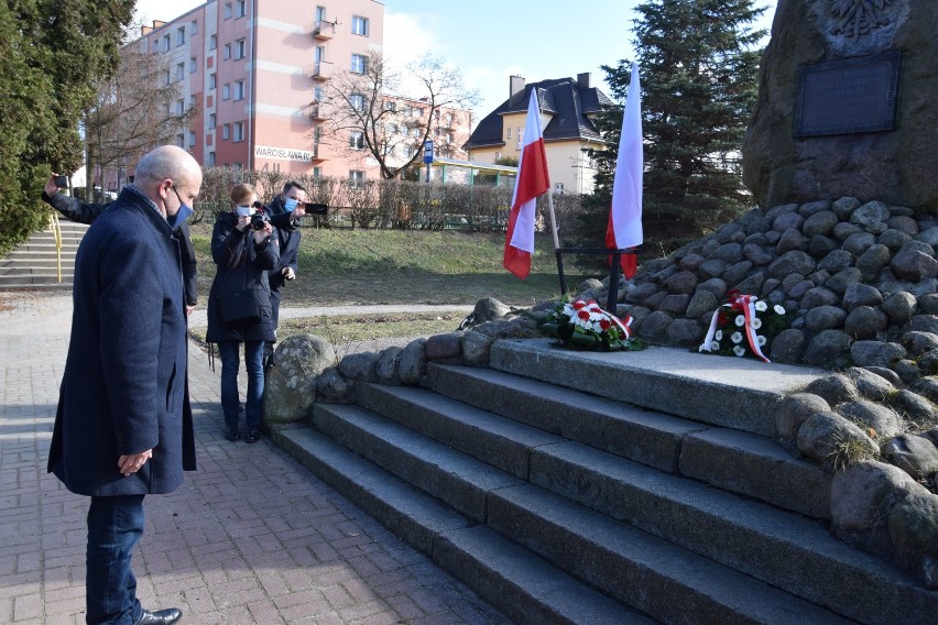 Obchody rocznicy zdobycia Szczecinka. Samorządowcy składają kwiaty [zdjęcia]