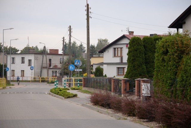 Spośród inwestycji drogowych zaplanowana jest przebudowa ulicy Orzeszkowej i Słonecznej, budowa ul. Bajkowej, Radosnej, Reja, Prusa, Więcborskiej, a także drogi w Trzcianach, Sikorzu i Dziechowie.