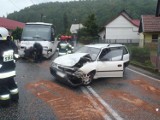 Barcice. Czołowe zderzenie kursowego busa z autem osobowym [ZDJĘCIA]