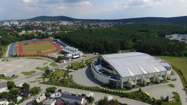 Urząd Miasta Miasta podpisał umowę z firma, która wykona dokumentację rozbudowy i przebudowy Hali Legionów przy ulicy Leszka Drogosza 2 w Kielcach